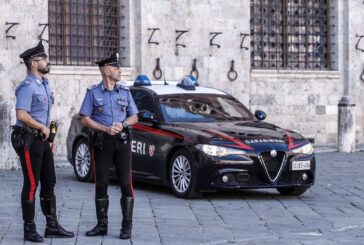 Monteroni: 22enne con coltelli e hashish denunciato dai Carabinieri