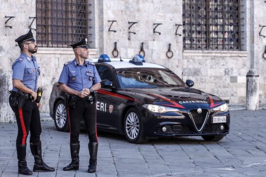 Monteroni: 22enne con coltelli e hashish denunciato dai Carabinieri