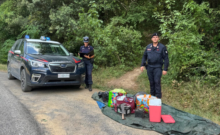 Sgombrati tre bivacchi nel bosco nati per spacciare droga