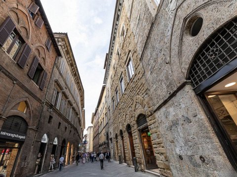 Via dei Rossi: pedonalizzazione sperimentale  negli ultimi due fine settimana di luglio