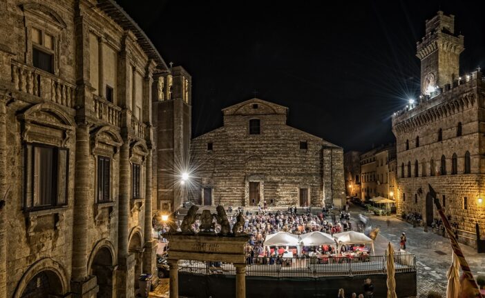 Cantine in Piazza: il 21 agosto a Montepulciano grande festa in Piazza Grande
