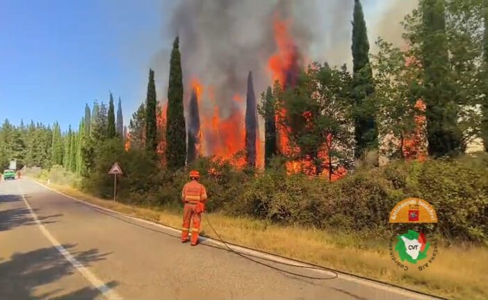In contenimento l’incendio boschivo a San Donato in Poggio
