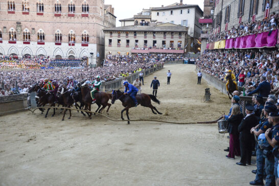 Palio, sanzioni amministrative per le invasioni di pista