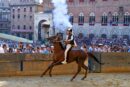 Palio: la Lupa vince la Provaccia