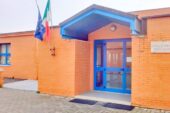 Quercegrossa, volontari davanti alla scuola primaria per rendere più sicuro l’ingresso degli alunni
