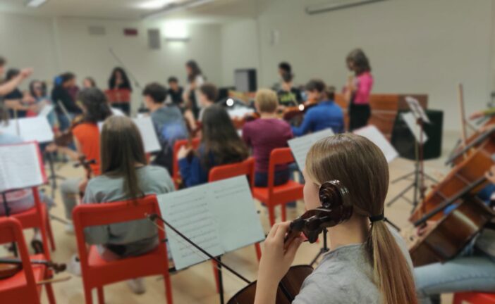 Corsi di canto e strumento con i programmi dell’Hb Music Farm di Poggibonsi 