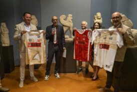 L’immagine della Sfinge Etrusca sulle divise ufficiali della San Giobbe Basket