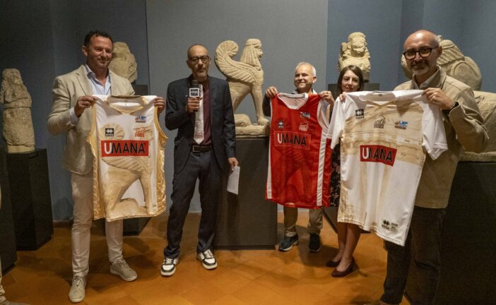 Dalla storia millenaria di Chiusi al parquet: un simbolo del passato nell’identità sportiva di oggi