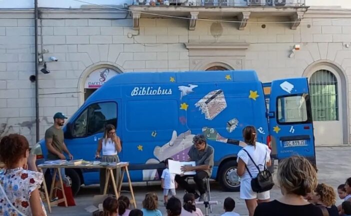 Tre nuovi appuntamenti per il Bibliobus, la biblioteca itinerante che incontra i bambini