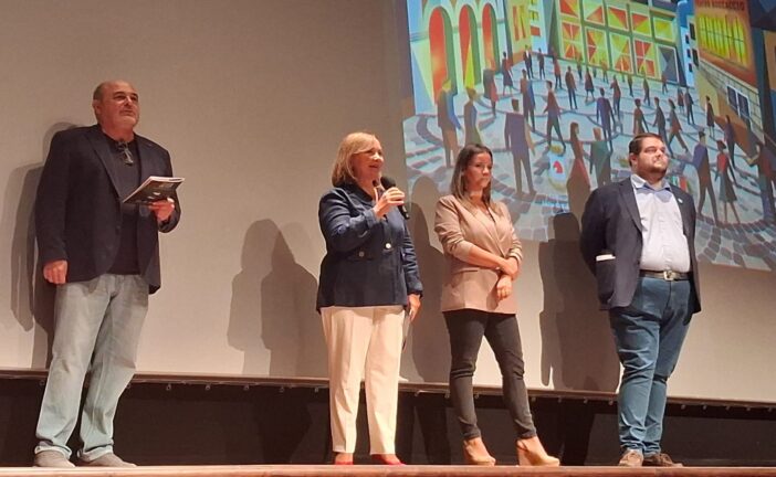 Ecco le carte segrete dei teatri della Valdelsa: svelata la nuova stagione
