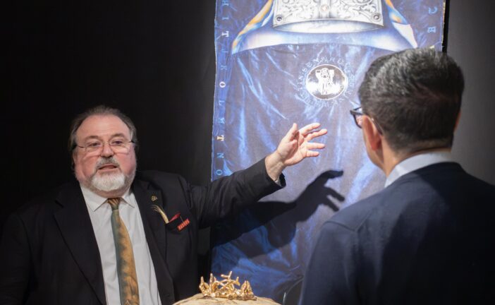 Inaugurata la mostra “AI e simboli di pace” a Palazzo Bandini Piccolomini