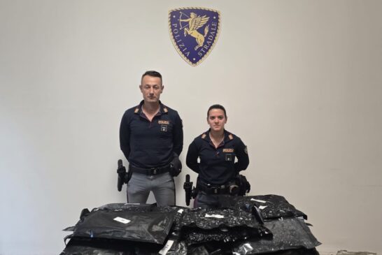 Spacciatore beccato dalla Polizia sull’A1, nell’area di servizio di Montepulciano