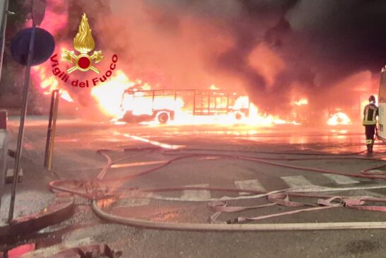 Incendio al deposito at di viale XI Agosto: servizi garantiti