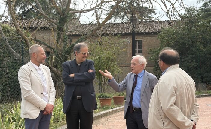 Asp: l’Arcivescovo di Siena in visita alla Caccialupi