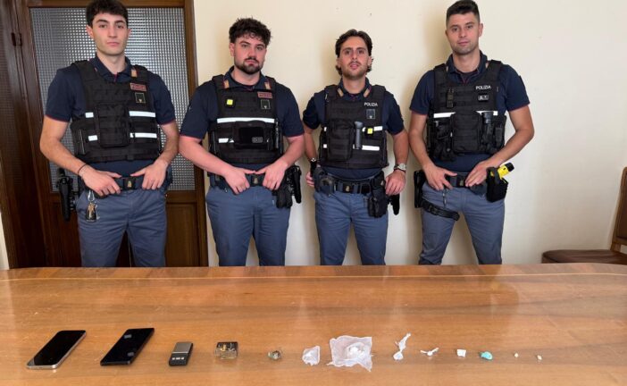 22enne pakistano arrestato in centro mentre spacciava droga: ma è evaso