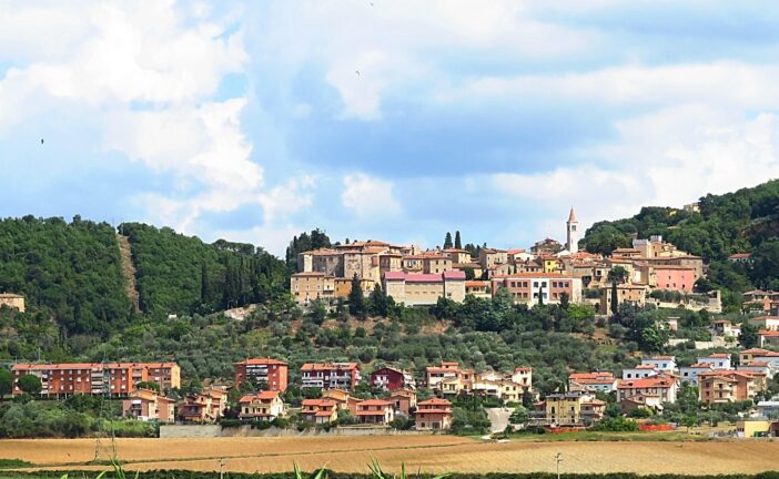Camminata tra gli Olivi a Serre di Rapolano: trekking, olio nuovo e visita alla mostra su Pasolini