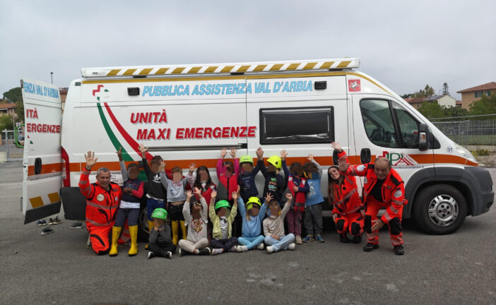 La Pubblica Assistenza Val d’Arbia incontra i bambini della Scuola dell’Infanzia “Arcobaleno” di Ponte a Tressa