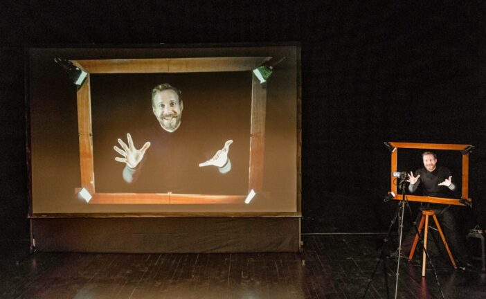 Al Politeama con il Teatro Manuale di Jacopo Tealdi “U.Mani.Tà”