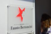 Arci Siena dedica a Fausto Bertoncini il saloncino e un murales