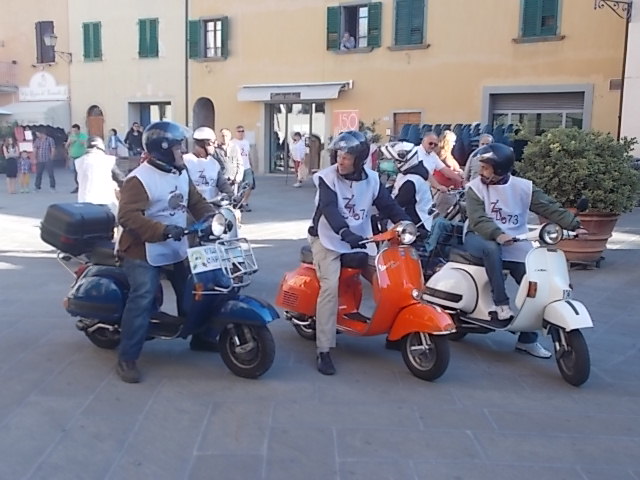 Vespe e Lambrette sulle strade dell’Eroica