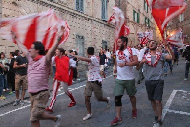 In giro per Siena in un giorno di Palio