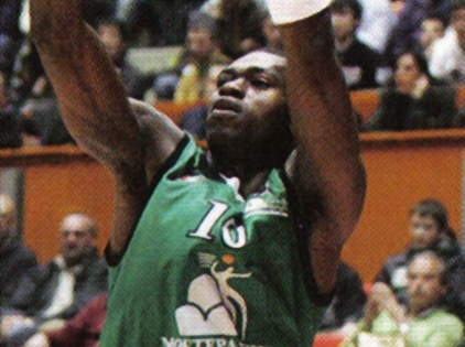 La Mens Sana espugna Pesaro e va sul 2-0