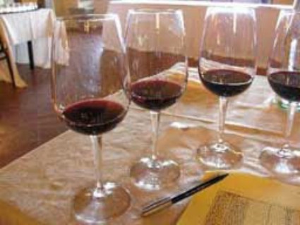 Lo gradireste un goccio di vin santo? Certo, a Montefollonico