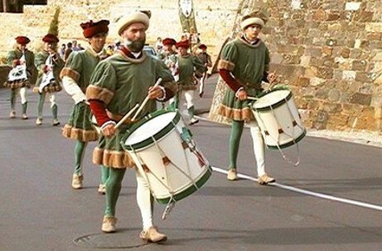 A Montalcino corsi di tamburo medievale e chiarina