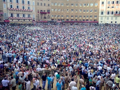 "La storia, l’identità e la tradizione di Siena non si toccano"