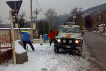 Bloccate nella neve per 24 ore: il racconto di tre pendolari