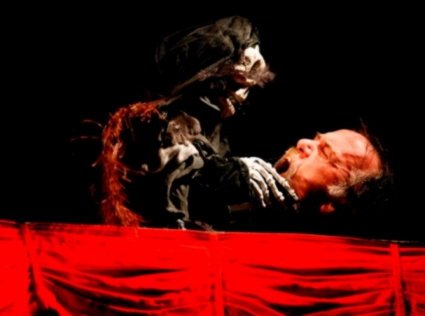 Scretch, in scena gli "strappi" di Claudio Cinelli