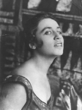 L’artistica vita di Raissa Calza Gureviç in mostra a Lettere