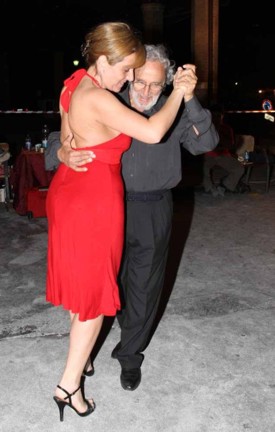 Tango straordinario in piazza del Mercato