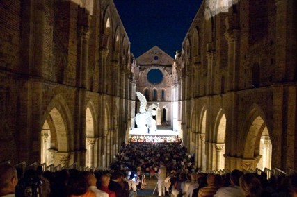 Carmina Burana e Bolero aprono l?OperaFestival 2008 a San Galgano