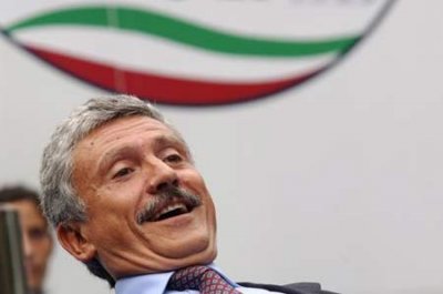 Un D’Alema "dalle mille rivelazioni" al teatro dei Risorti