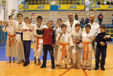 Karate: incetta di medaglie per i giovanissimi dello Shinan