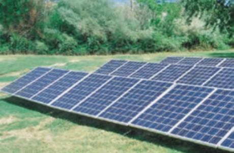 Pannelli fotovoltaici nel giardino dell’asilo. Ma perchè non sul tetto?
