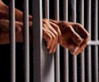 Ranza: un detenuto incendia la cella. Salvato