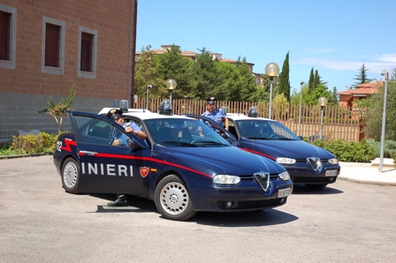 Poggibonsi: tre arresti per tentata violenza privata