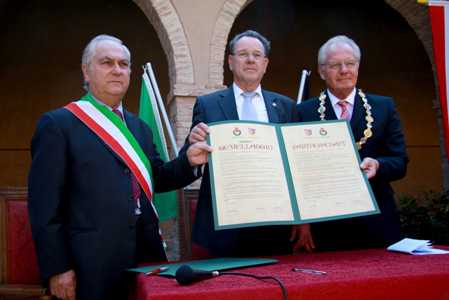 Firmato il gemellaggio tra Chiusi e Neu-Isenburg