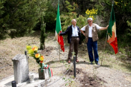 Commozione a Radicofani davanti al cippo di Tassi e Magi