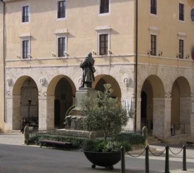 Sarteano: la ZTL non piace ai commercianti del centro storico