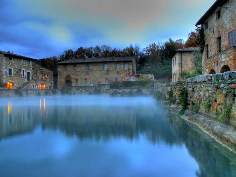 E’ tempo di suspense a Bagno Vignoni. Con la "Serata gialla"