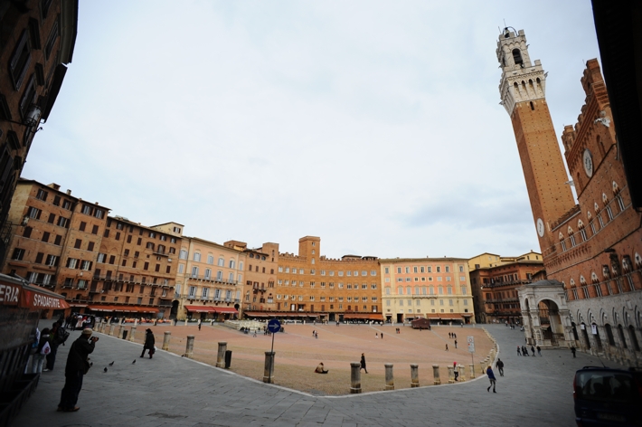 Lega: dure critiche per l’apertura della Conad in Piazza del Campo