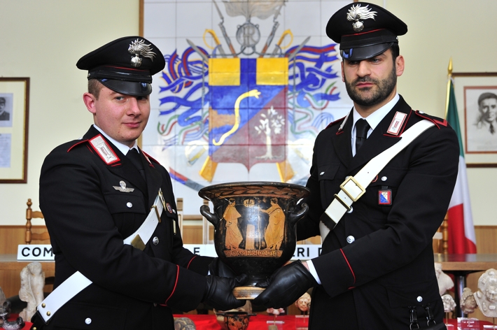 Denunciano un tentato furto. I Carabinieri scoprono che sono ricettatori