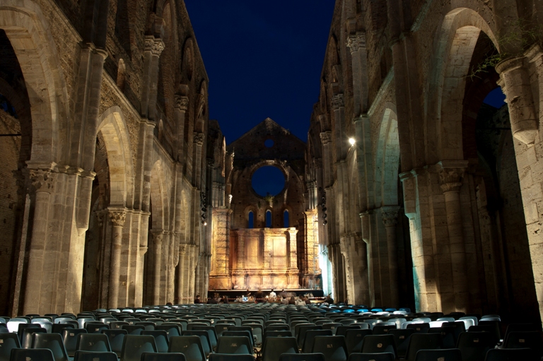 San Galgano Festival: da Capossela all’Aida di Verdi…