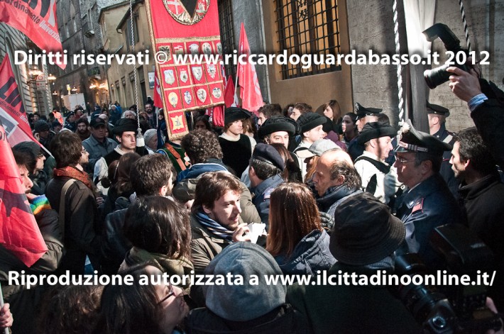 USB P.I.: "inaugurazione di un carcere o di una università?"