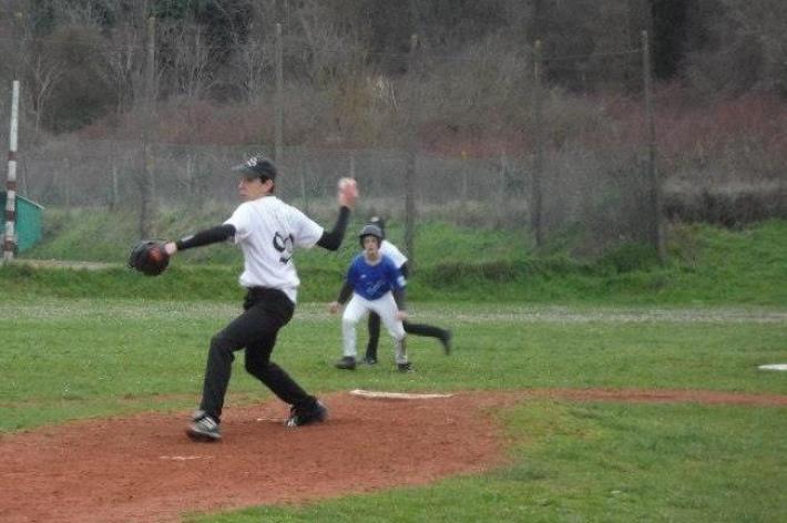 Baseball: tre squadre, tre vittorie