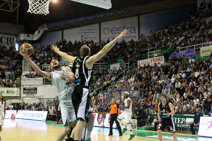 Gara 4: vittoria al fotofinish della Mens Sana