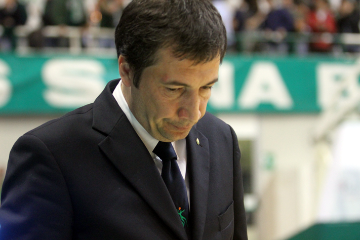 Banchi a Milano? Si, no, forse. Lui smentisce